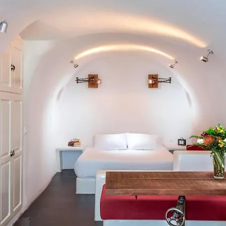 Luxury Santorini Full Moon 1 Bedrooms Outdoor Plunge Pool Sea Caldera View Oia