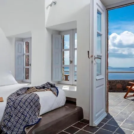 Luxury Santorini Full Moon 1 Bedrooms Outdoor Plunge Pool Sea Caldera View Oia Villa *
