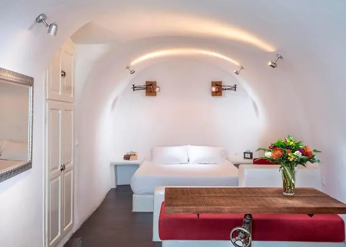 Luxury Santorini Full Moon 1 Bedrooms Outdoor Plunge Pool